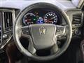 2013 Toyota Crown Hybrid