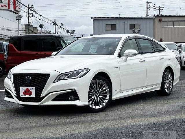 2020 Toyota Crown Hybrid