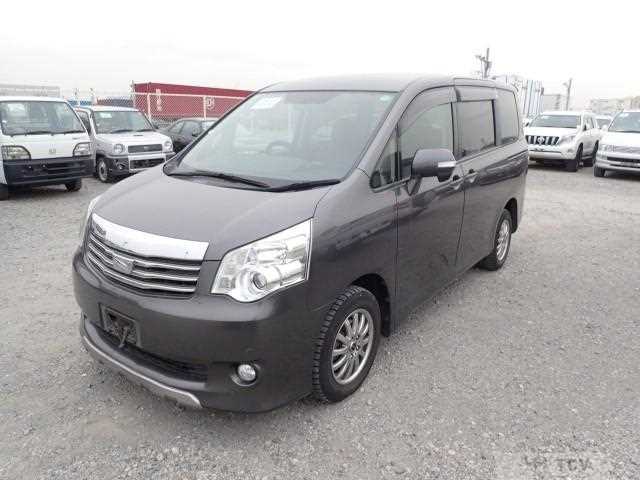 2013 Toyota Noah