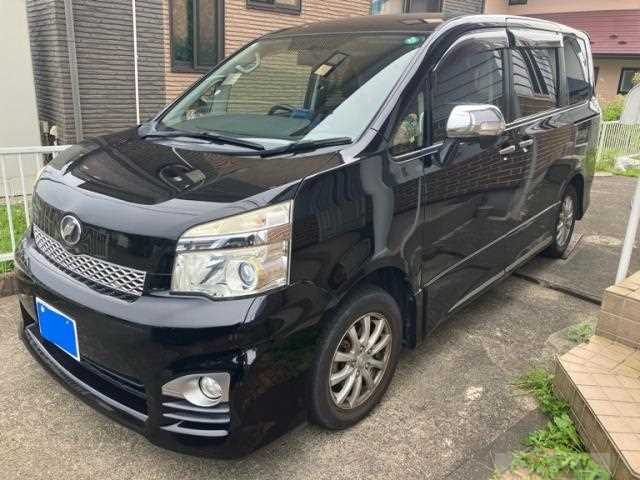 2013 Toyota Voxy