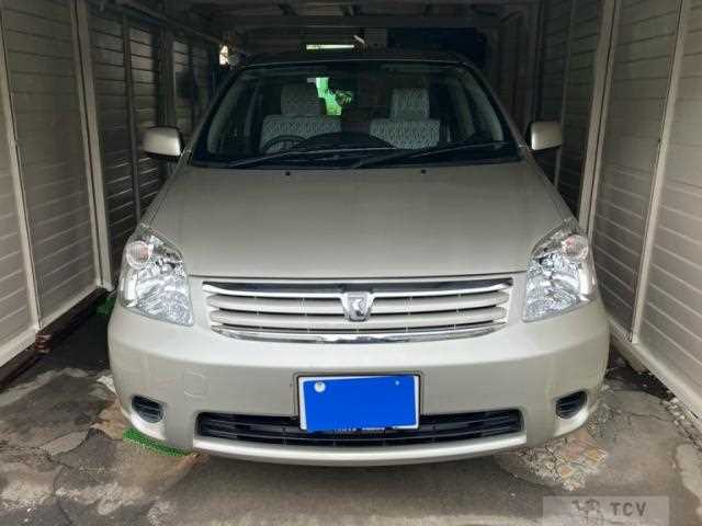 2004 Toyota Raum