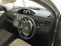 2004 Toyota Raum