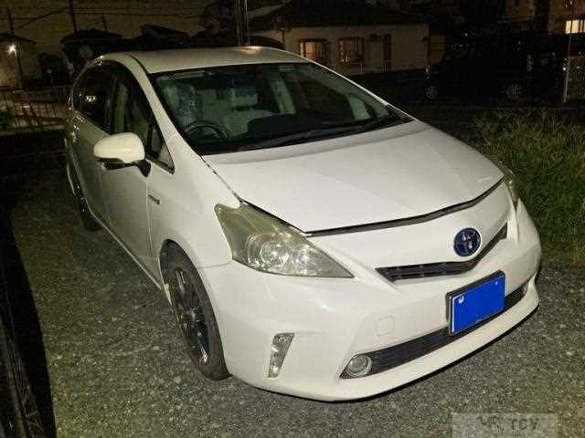 2013 Toyota PRIUS α