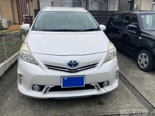 2013 Toyota PRIUS α