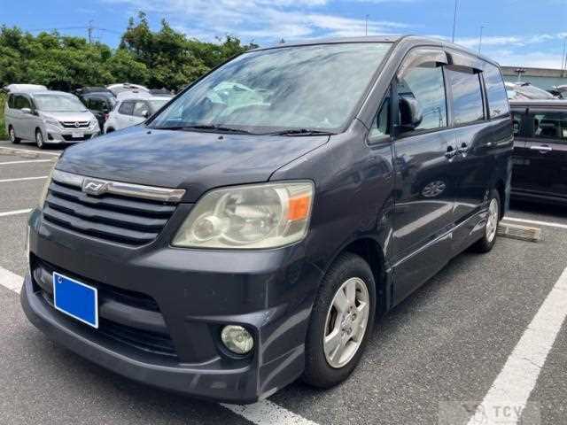 2002 Toyota Noah