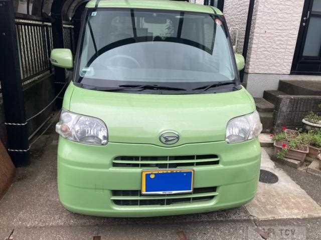 2011 Daihatsu Tanto