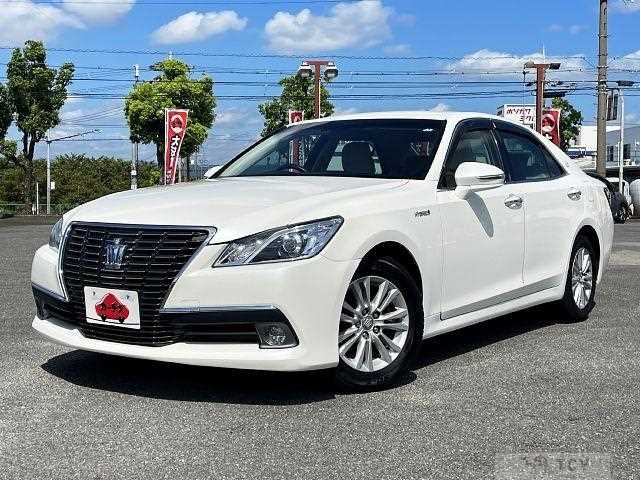 2013 Toyota Crown Hybrid