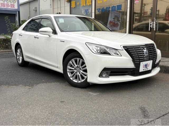 2013 Toyota Crown Hybrid