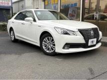 2013 Toyota Crown Hybrid