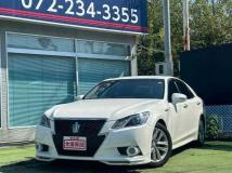 2014 Toyota Crown Hybrid