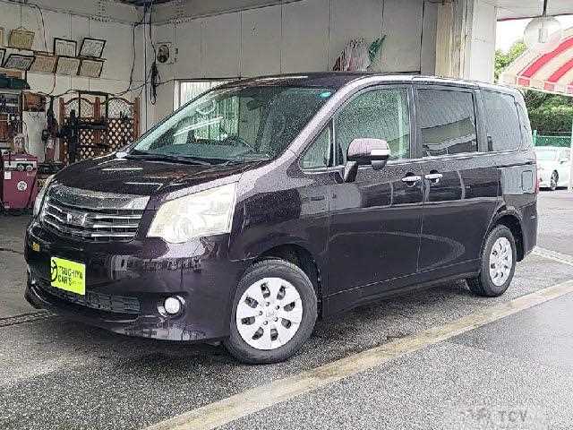 2013 Toyota Noah