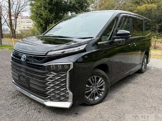 2023 Toyota Voxy