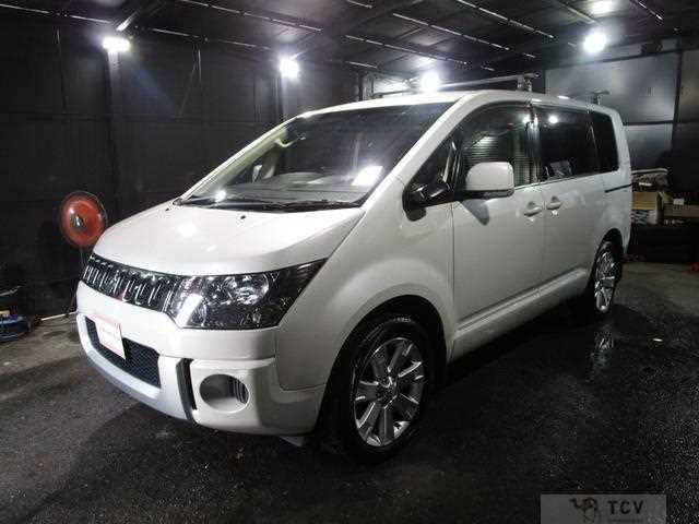 2015 Mitsubishi Delica D5
