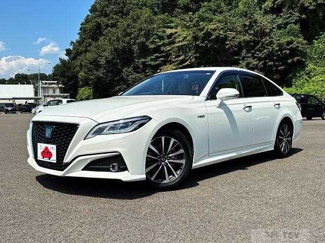 2019 Toyota Crown Hybrid