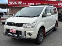 2017 Mitsubishi Delica D5