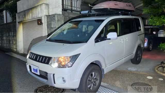 2014 Mitsubishi Delica D5