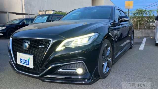 2019 Toyota Crown Hybrid