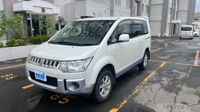 2012 Mitsubishi Delica D5