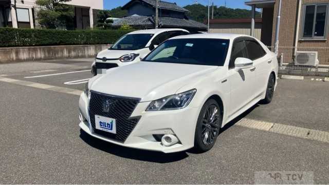 2013 Toyota Crown Hybrid