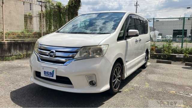 2013 Nissan Serena