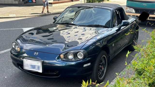 2000 Mazda Roadster