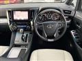 2019 Toyota Alphard Hybrid