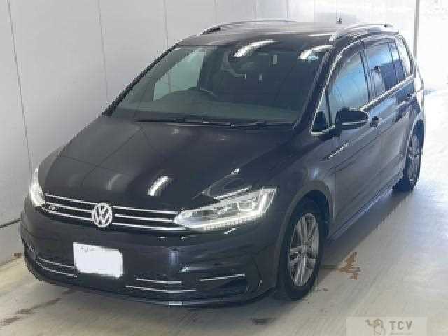 2017 Volkswagen Golf Touran