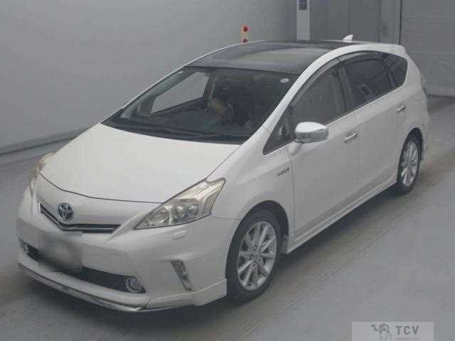 2013 Toyota PRIUS α