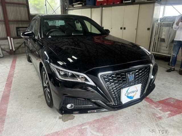 2019 Toyota Crown Hybrid