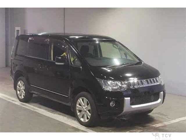 2017 Mitsubishi Delica D5
