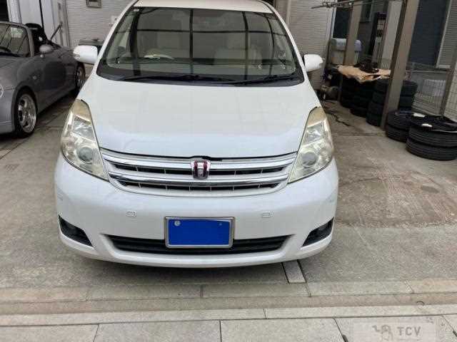 2010 Toyota Isis