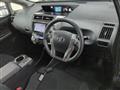 2015 Toyota PRIUS α