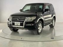 2015 Mitsubishi Pajero