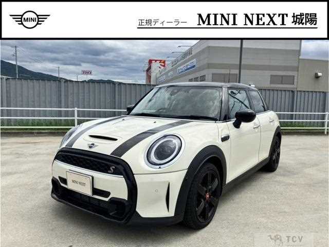 2022 BMW MINI