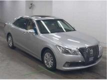 2014 Toyota Crown Hybrid