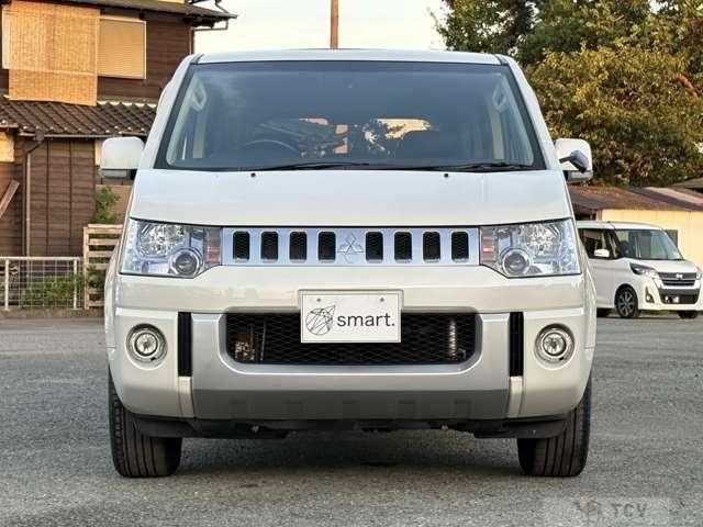 2016 Mitsubishi Delica D5