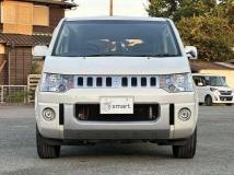 2016 Mitsubishi Delica D5