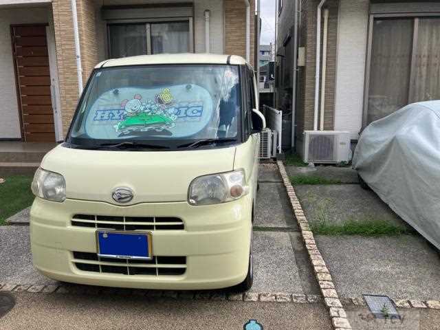 2011 Daihatsu Tanto