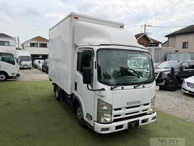 2010 Isuzu Elf Truck