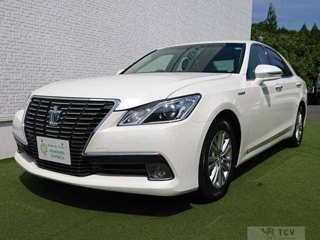 2013 Toyota Crown Hybrid