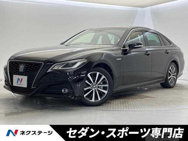 2019 Toyota Crown Hybrid