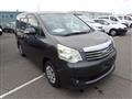 2011 Toyota Noah
