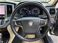 2013 Toyota Crown Hybrid