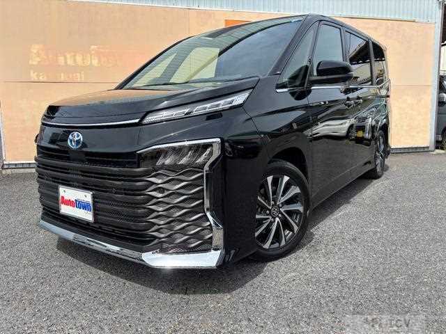 2025 Toyota Voxy
