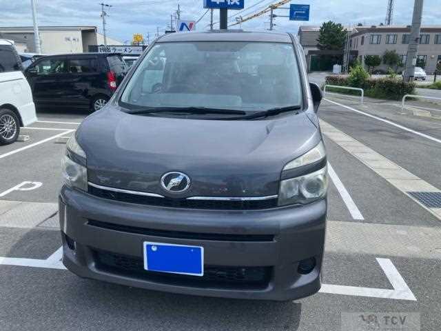 2013 Toyota Voxy
