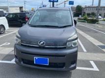 2013 Toyota Voxy
