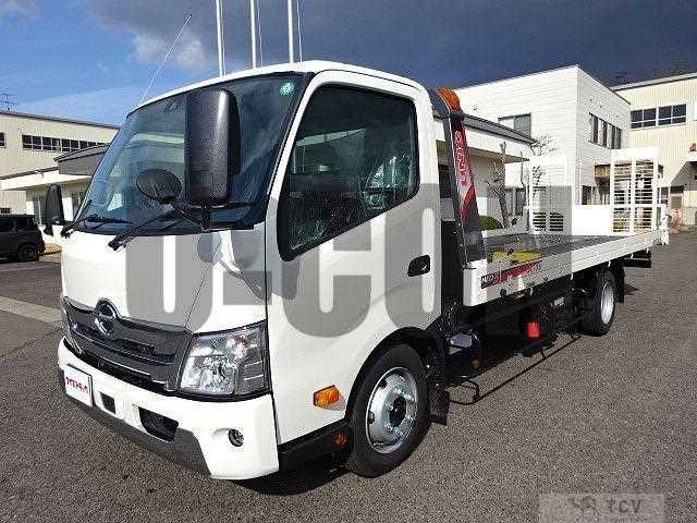 2025 Hino Dutro