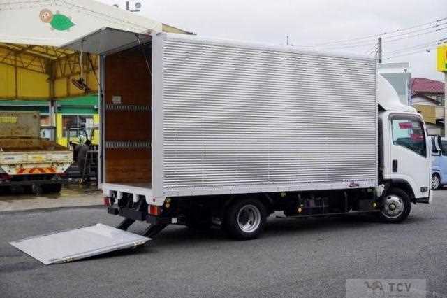 2017 Isuzu Elf Truck