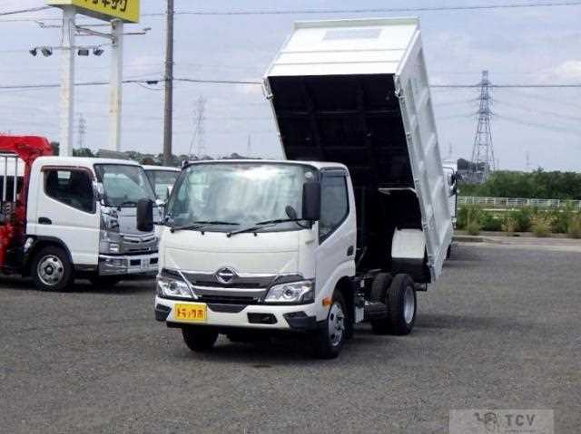2025 Hino Dutro