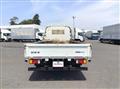 2020 Isuzu Elf Truck